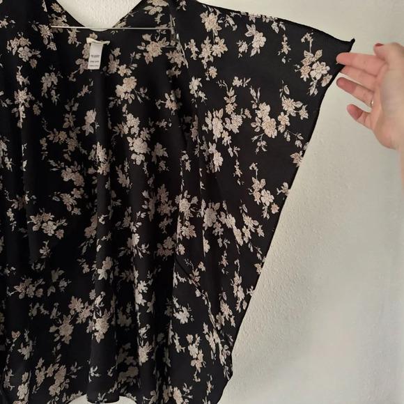 Maurices kimono floral lightweight relaxed print size OS women’s relaxed NEW - Picture 3 of 11